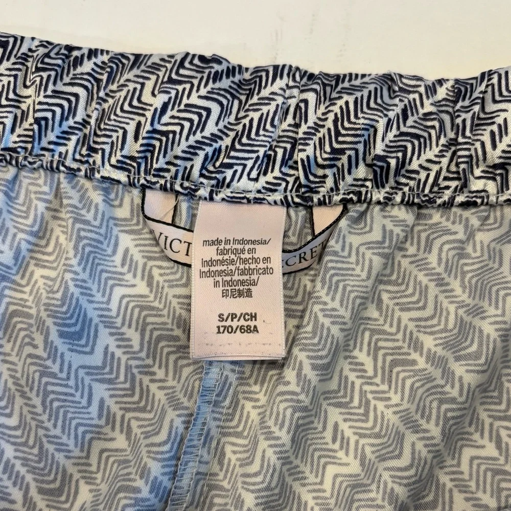 Victoria's Secret Navy Abstract Print satin pajama shorts elastic waist size S
